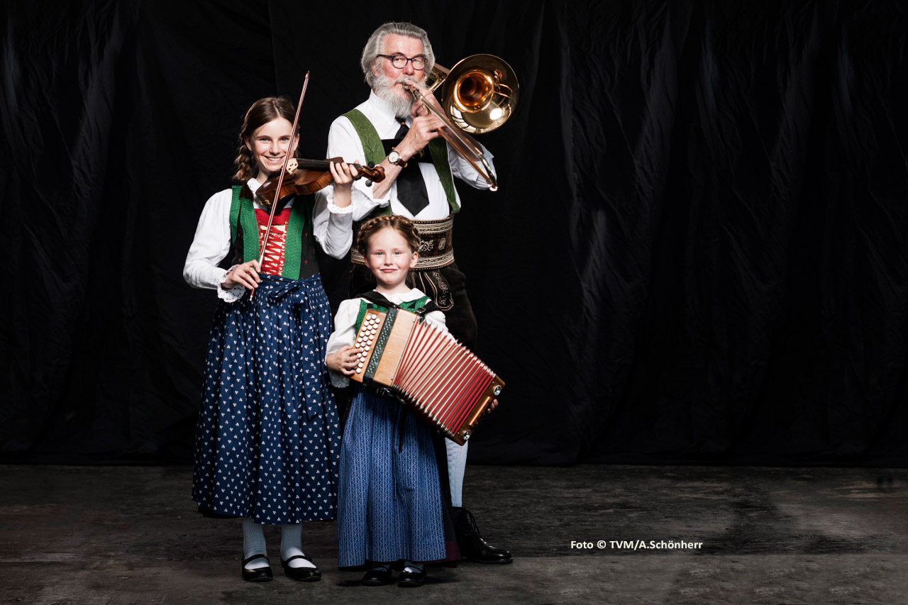 Tiroler Volksmusikverein Muss Generalversammlung Verschieben • Oberland ...